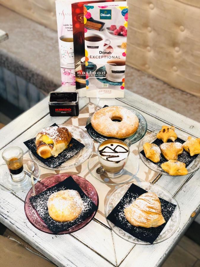 Bed & Breakfast Dimora Conte Di Ruvo Napoli